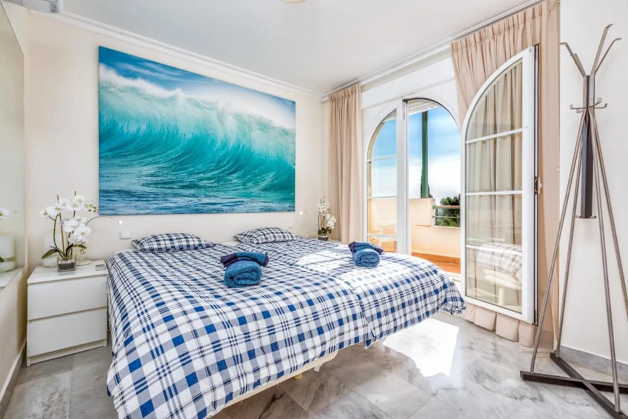 Holiday Apartment In Senorio De Aloha With Sea Views Marbellac